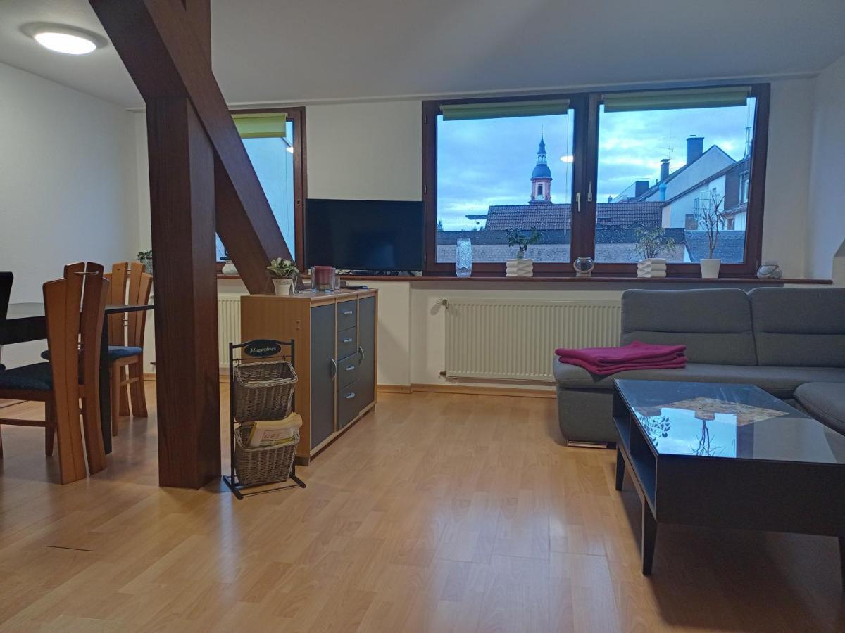 Zentrale Ferienwohnung Mit Blick Auf Die Paulinskirche Trier Bagian luar foto